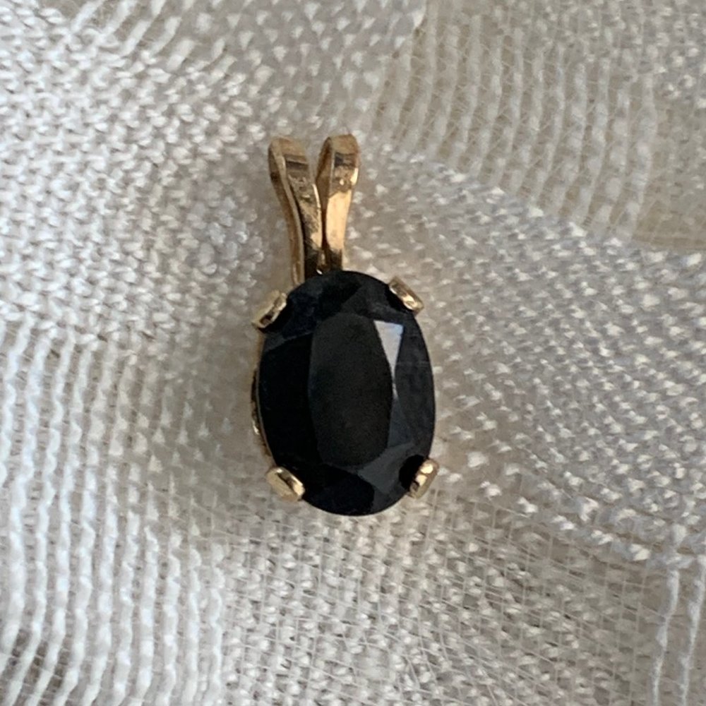 14K YG Midnight Sapphire 1ct  Solitare Pendant